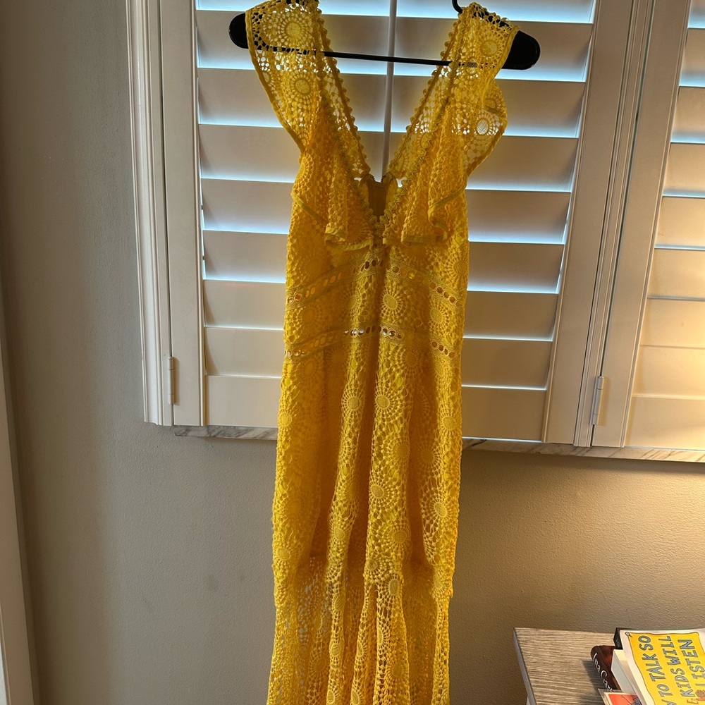 SAYLOR Yellow Plunge Neck Sleeveless Gown